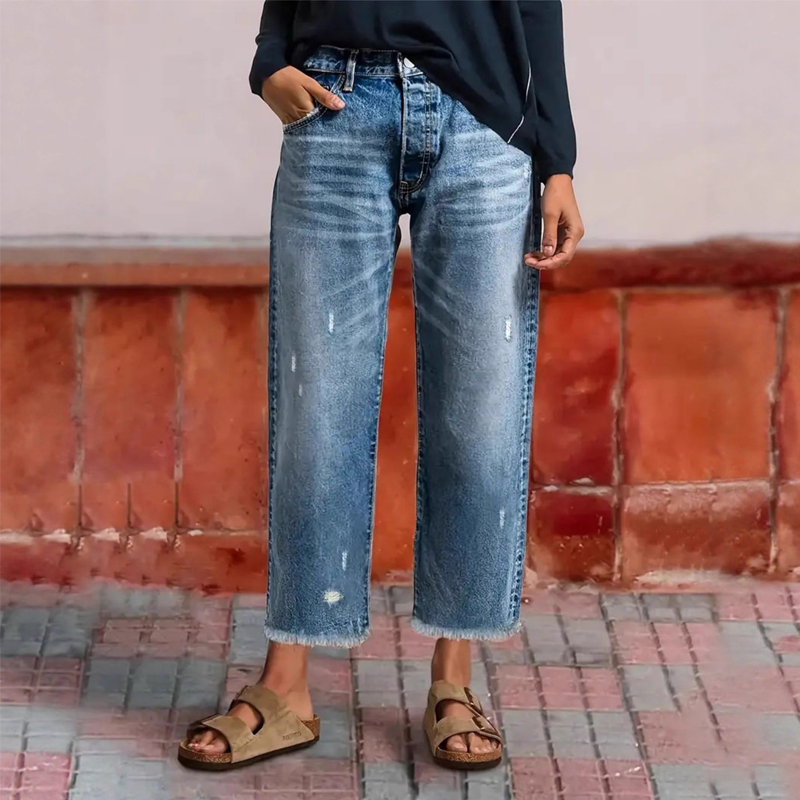 MILA ā VINTAGE STRAIGHT LEG JEANS