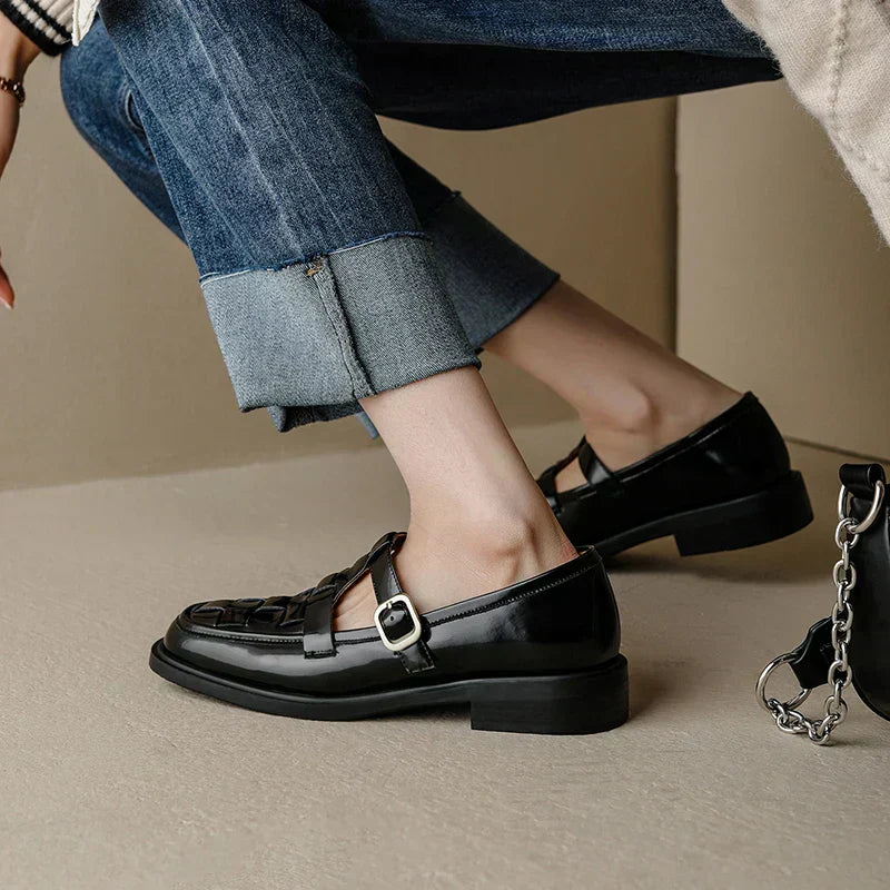 ISAVA - VINTAGE RETRO FLATS