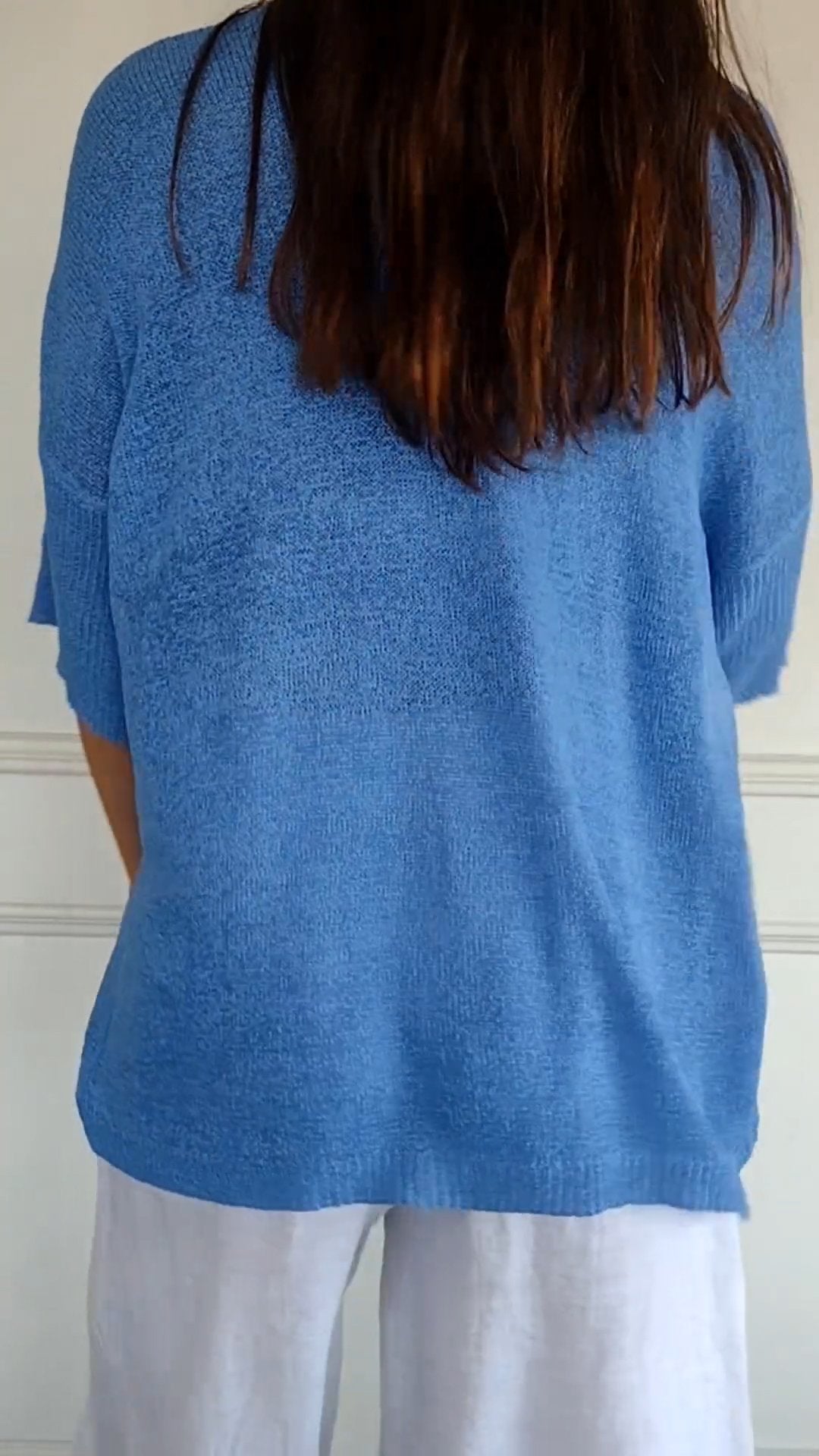 JILL – TIMELESS V-NECK TOP