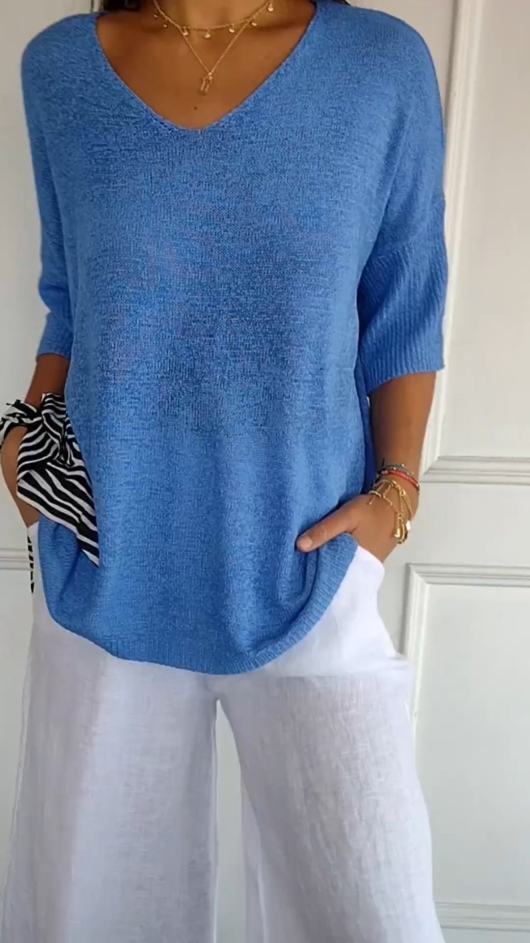 JILL – TIMELESS V-NECK TOP